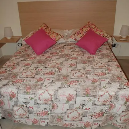 Emily Bed and Breakfast Μπρίντιζι