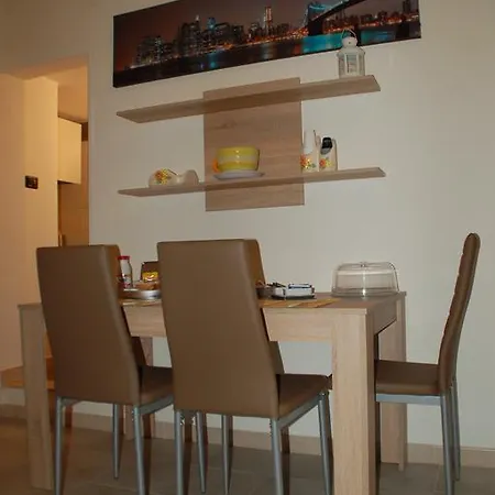 Bed and Breakfast Emily 4*