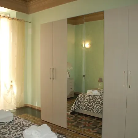 Couette-café Emily Brindisi